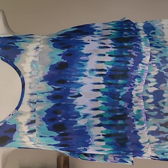 Blue Flowy Uneven Tank - Picture 2 of 6